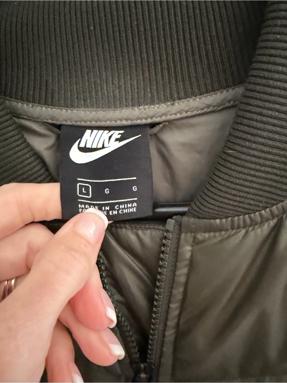 Nike Diwn Filled Men's Olive Green Puffer Jacket with Logo - Picture 4 of 4